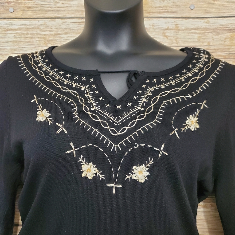 Studio JPR Embroidered Knit Top - Picture 2 of 6